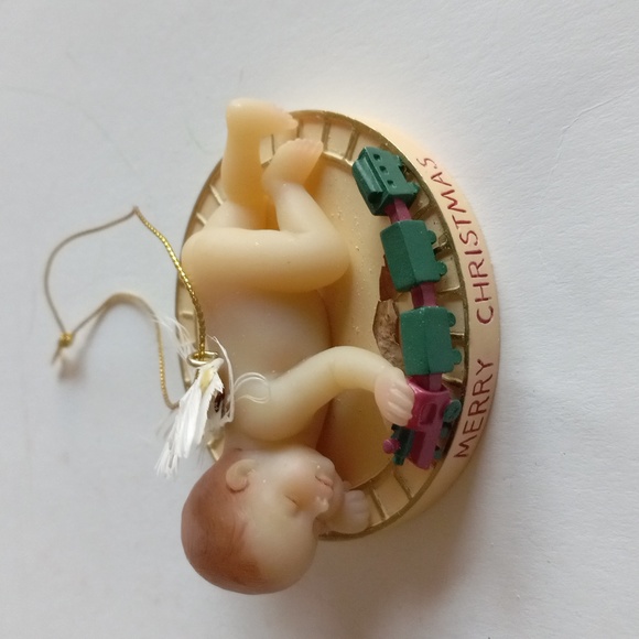 Set of 4 "Santa's Little Angels" Christmas Ornaments. - Picture 3 of 6